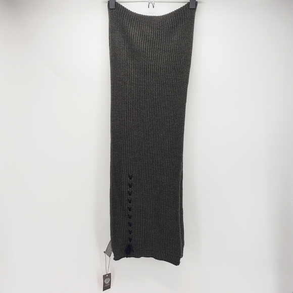 Vince Camuto | NWT Knit Scarf | Gray/Black - Picture 3 of 8